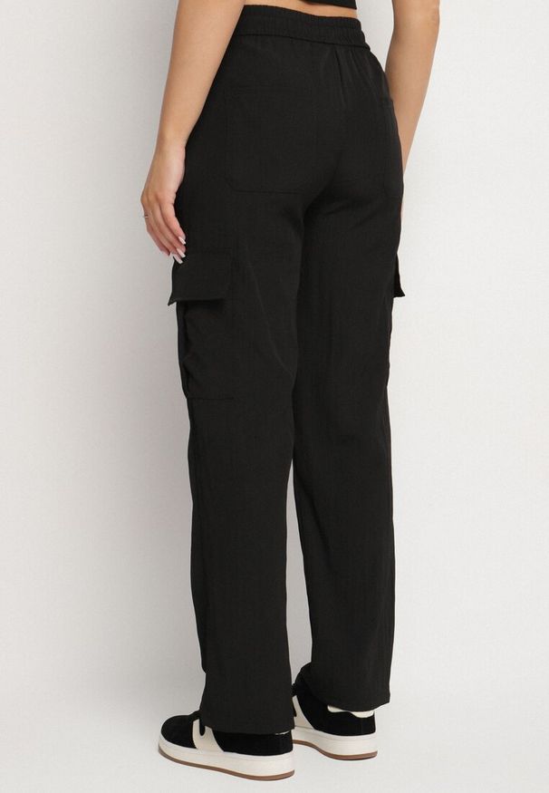 Born2be - Czarne Szerokie Spodnie Cargo z Bawełną i Wysokim Stanem Maillira. Okazja: na co dzień. Stan: podwyższony. Kolor: czarny. Materiał: bawełna. Styl: casual, elegancki