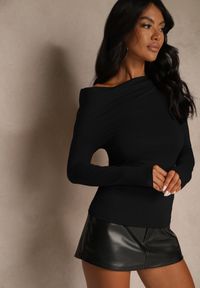 Renee - Czarna Bluzka Longsleeve Vices z Asymetrycznym Dekoltem Fertie. Okazja: na co dzień. Kolor: czarny. Materiał: jeans. Długość rękawa: długi rękaw. Długość: długie. Styl: casual, elegancki #3