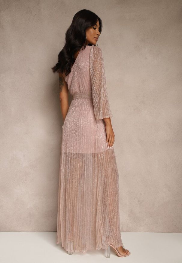 Renee - Różowa Asymetryczna Sukienka z Metalicznymi Przeszyciami i Wiązanym Paskiem Arhellia. Kolor: różowy. Typ sukienki: asymetryczne. Styl: klasyczny