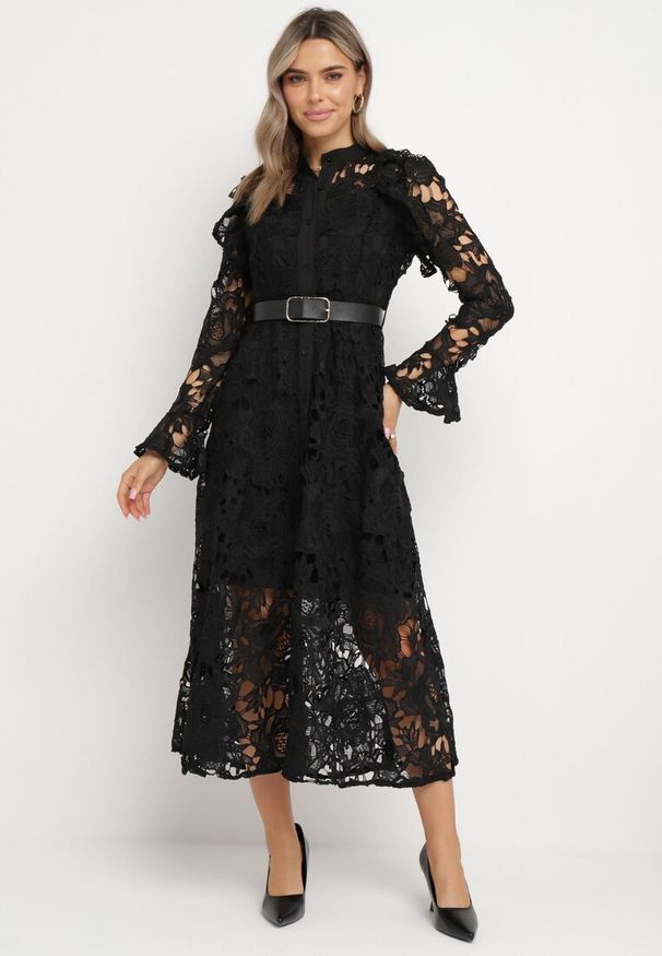 Born2be - Czarna Sukienka Maxi Koronkowa z Paskiem z Ekoskóry Dodatkowo Halka Fesumma. Kolor: czarny. Materiał: koronka. Długość rękawa: na ramiączkach. Długość: maxi