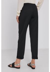 Pennyblack Spodnie damskie kolor czarny fason cygaretki medium waist. Okazja: na co dzień. Kolor: czarny. Materiał: materiał. Styl: casual #3