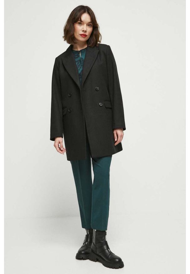 medicine - Medicine płaszcz z domieszką wełny kolor czarny przejściowy dwurzędowy. Kolor: czarny. Materiał: wełna. Wzór: gładki. Styl: klasyczny