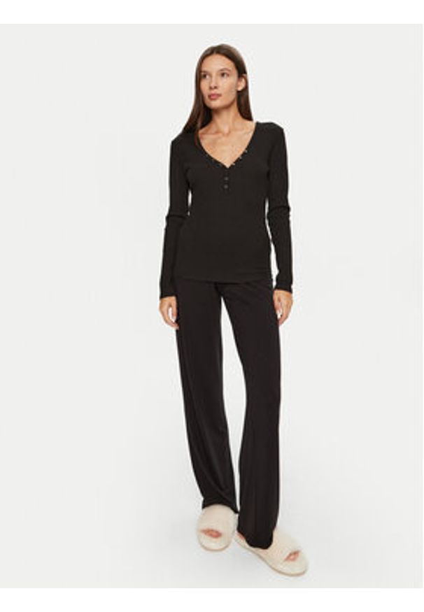 Hunkemöller Koszulka piżamowa 205123 Czarny Slim Fit. Kolor: czarny. Materiał: bawełna, wiskoza