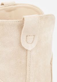Born2be - Beżowe Botki Kowbojki Vices na Obcasie Florefedi. Nosek buta: szpiczasty. Kolor: beżowy. Materiał: jeans. Obcas: na obcasie. Styl: klasyczny. Wysokość obcasa: średni #8