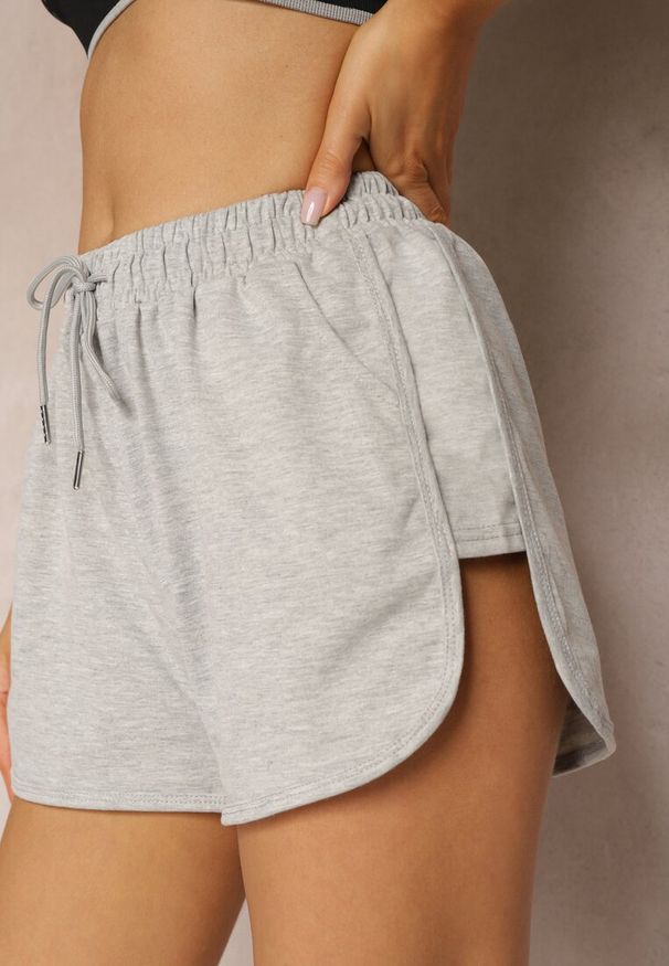 Renee - Jasnoszare Szorty Dresowe z Dodatkiem Bawełny High Waist Florazen. Okazja: na co dzień. Stan: podwyższony. Kolor: szary. Materiał: dresówka, bawełna. Długość: krótkie. Styl: sportowy, elegancki, casual