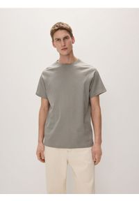 Reserved - Bawełniany t-shirt regular - jasnoszary. Kolor: szary. Materiał: bawełna