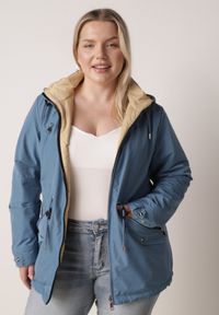 Born2be - Niebiesko-Beżowa Przejściowa Kurtka Dwustronna o Kroju Parki z Pikowaniem Wewnątrz Zidelle. Typ kołnierza: kaptur. Kolor: niebieski. Materiał: jeans, poliester. Styl: sportowy #1