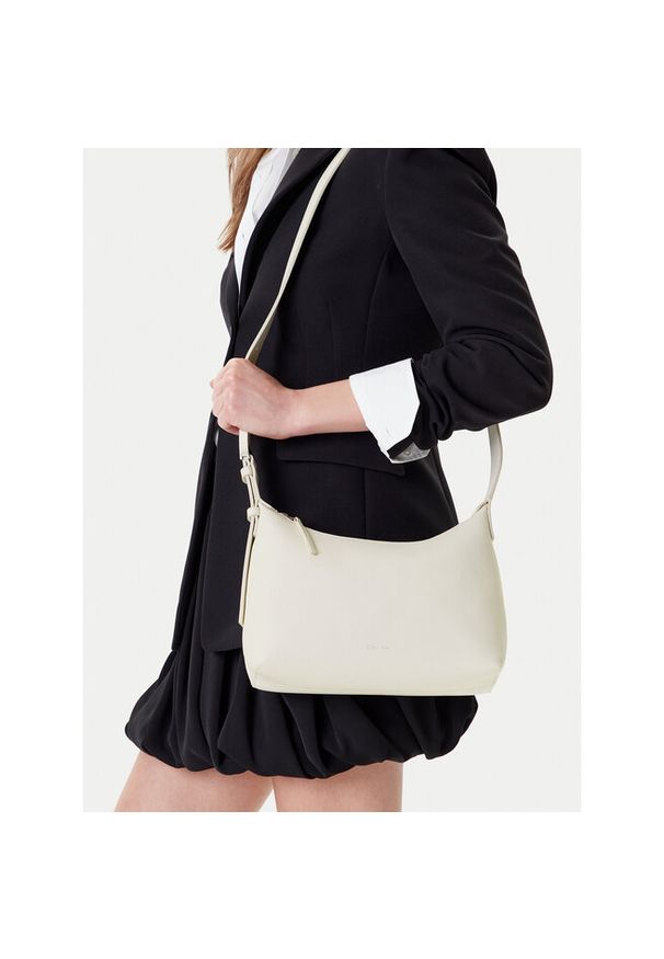 Torebka Calvin Klein. Kolor: biały