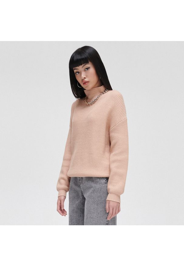 Cropp - Dzianinowy sweter oversize - Beżowy. Kolor: beżowy. Materiał: dzianina