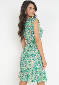 Born2be - Jasnozielona Sukienka z Wiskozy i Gumką w Talii Azreve. Kolor: zielony. Materiał: wiskoza. Długość rękawa: bez rękawów. Wzór: nadruk, kwiaty. Długość: mini #2