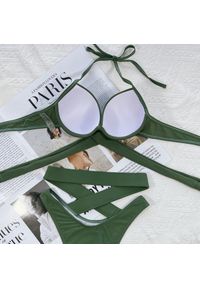 Intica - Bikini z ozdobnymi paskami na plażę i basen Shireen. Kolor: czerwony. Materiał: materiał. Wzór: paski #2