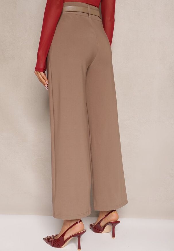 Renee - Brązowe Garniturowe Spodnie High Waist z Gumką i Dodatkowym Paskiem w Talii Mattine. Stan: podwyższony. Kolor: brązowy. Materiał: dzianina