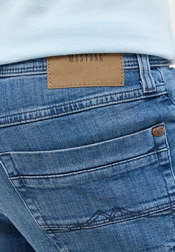 Mustang - Męskie Spodnie Jeansowe MUSTANG Washington Straight Denim Blue 1015286 5000 313. Okazja: na co dzień. Styl: elegancki, casual, klasyczny