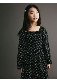Reserved - Sukienka w groszki - czarny. Kolor: czarny. Materiał: dzianina. Wzór: grochy #1