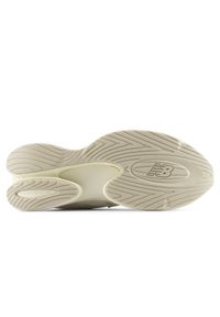 Buty unisex New Balance UTFOA4U0 – beżowe. Okazja: na co dzień. Kolor: beżowy. Materiał: materiał, syntetyk, guma, zamsz. Szerokość cholewki: normalna. Sport: bieganie #3