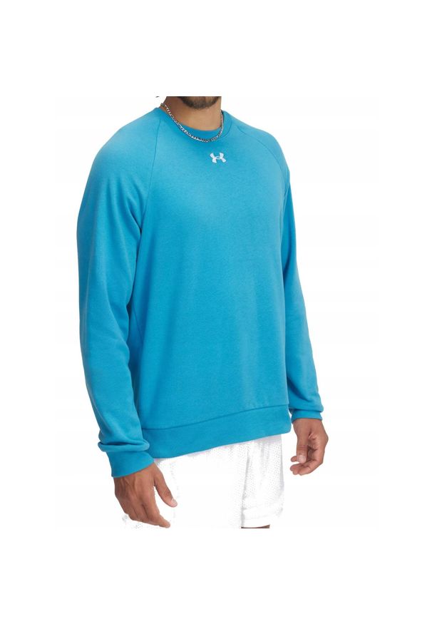 Under Armour - Bluza dresowa męska UNDER ARMOUR bawełna bez kaptura. Okazja: na co dzień. Typ kołnierza: bez kaptura. Kolor: niebieski. Materiał: bawełna, dresówka. Styl: casual, sportowy