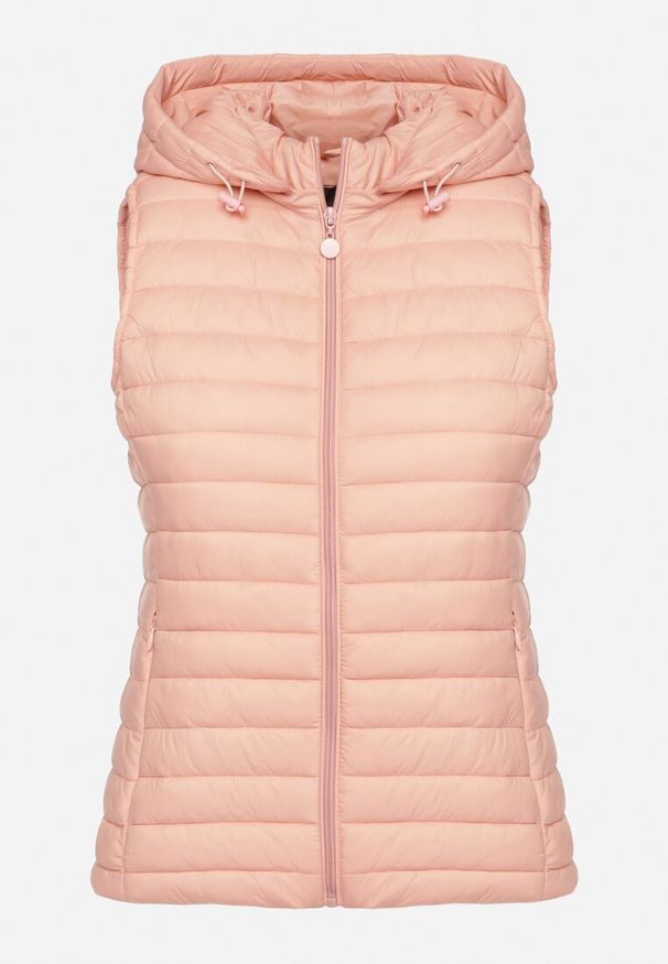 Born2be - Różowa Pikowana Kamizelka na Suwak z Kieszeniami i Odpinanym Kapturem Arsalna. Okazja: na co dzień. Typ kołnierza: golf. Kolor: różowy. Materiał: jeans. Styl: klasyczny, elegancki, casual