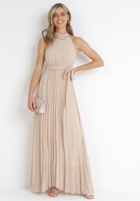 Born2be - Beżowa Plisowana Sukienka Maxi z Gumką w Pasie i Rozkloszowanym Dołem Tehe. Kolor: beżowy. Materiał: tkanina, materiał. Długość: maxi #4