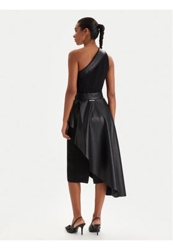 Karl Lagerfeld - KARL LAGERFELD Sukienka koktajlowa B1W13002 Czarny Slim Fit. Typ kołnierza: dekolt w karo. Kolor: czarny. Materiał: syntetyk. Styl: wizytowy