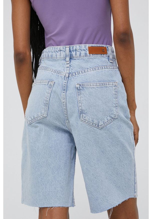 Answear Lab szorty jeansowe damskie gładkie high waist. Okazja: na co dzień. Stan: podwyższony. Kolor: niebieski. Materiał: jeans. Wzór: gładki. Styl: wakacyjny