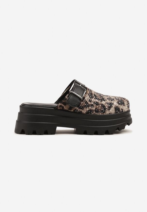 Born2be - Czarne Klapki Chodaki na Grubej Podeszwie z Paskiem z Klamrą Sorie. Okazja: na co dzień. Kolor: czarny. Materiał: jeans. Styl: klasyczny, casual, elegancki