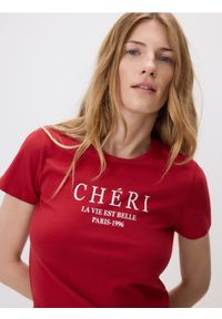 Reserved - T-shirt regular z nadrukiem - czerwony. Kolor: czerwony. Materiał: bawełna. Wzór: nadruk #1