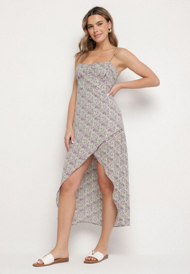 Born2be - Fioletowa Rozkloszowana Sukienka Ozdobiona Geometrycznym Wzorem Taelissa. Okazja: na co dzień. Kolor: fioletowy. Wzór: aplikacja, geometria. Sezon: wiosna, lato. Styl: casual, elegancki