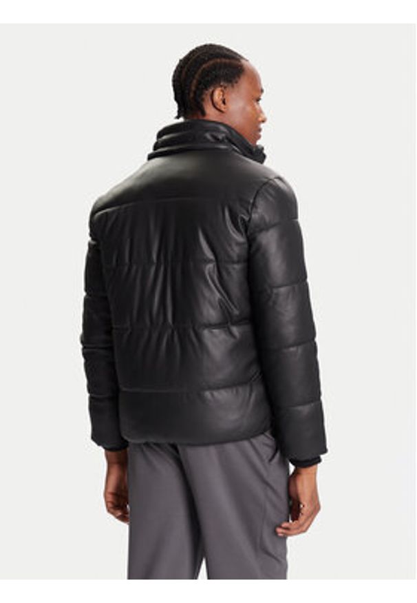 Guess Kurtka zimowa M5BL2F W1050 Czarny Regular Fit. Kolor: czarny. Materiał: skóra. Sezon: zima