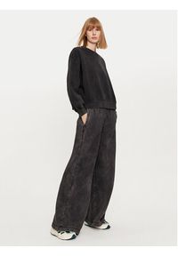 Deha Spodnie dresowe C12175 Czarny Relaxed Fit. Kolor: czarny. Materiał: bawełna #3