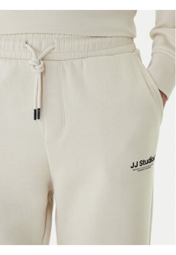 Jack & Jones Dres Soho 12288673 Beżowy Relaxed Fit. Kolor: beżowy. Materiał: bawełna