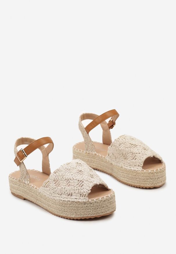 Born2be - Beżowe Ażurowe Sandały Espadryle na Grubej Plecionej Podeszwie Valens. Kolor: beżowy. Materiał: materiał. Wzór: ażurowy. Sezon: lato