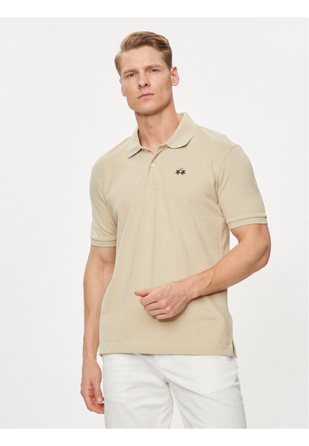 La Martina Polo BPMP01 PK031 Beżowy Regular Fit. Typ kołnierza: polo. Kolor: beżowy. Materiał: bawełna