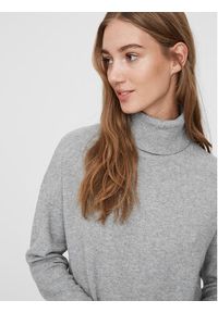 Vero Moda Sukienka dzianinowa 10199744 Szary Regular Fit. Kolor: szary. Materiał: syntetyk, dzianina