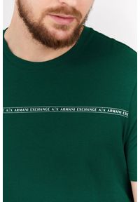 Armani Exchange - ARMANI EXCHANGE Zielony t-shirt męski z paskiem z logo. Kolor: zielony. Materiał: prążkowany