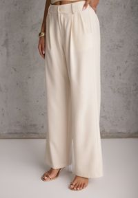 Renee - Beżowy Komplet Garniturowy Marynarka z Krótkim Rękawem i Spodnie Wide Leg Coramara. Kolor: beżowy. Wzór: aplikacja #8