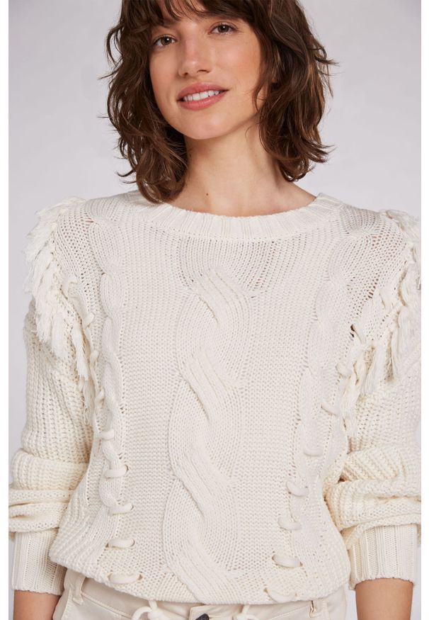 Bawełniany sweter z warkoczami Oui. Materiał: bawełna. Długość rękawa: długi rękaw. Długość: długie. Wzór: ze splotem