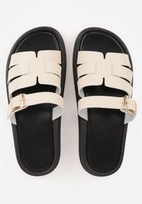 Born2be - Beżowe Klapki z Przeplatanymi Paskami i Klamrą Ravelya. Okazja: na spacer, na co dzień. Kolor: beżowy. Materiał: jeans. Sezon: lato. Styl: casual, klasyczny, boho #9