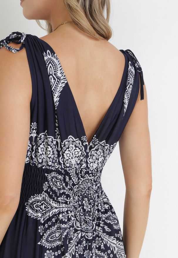 Born2be - Granatowa Sukienka w Stylu Boho z Gumką w Talii i Sznurkami przy Ramionach Niree. Kolor: niebieski. Styl: boho