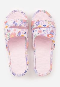 Born2be - Różowe Klapki Basenowe Ozdobione Wzorem w Kwiaty Thoninoe. Okazja: na plażę. Kolor: różowy. Wzór: kwiaty, aplikacja. Sezon: lato. Styl: wakacyjny #9