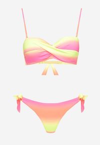 Renee - Fuksjowe Bikini Majtki Typu Figi i Biustonosz z Marszczeniem w Geometryczny Wzór Kinnira. Kolor: różowy. Wzór: geometria
