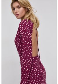 BARDOT - Bardot Sukienka kolor fioletowy midi rozkloszowana. Kolor: fioletowy. Materiał: tkanina. Długość rękawa: długi rękaw. Typ sukienki: rozkloszowane. Długość: midi #6
