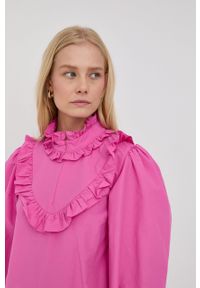 GESTUZ - Gestuz bluzka damska kolor różowy gładka. Okazja: na co dzień. Kolor: różowy. Materiał: tkanina, bawełna. Długość rękawa: długi rękaw. Długość: długie. Wzór: gładki. Styl: casual #5