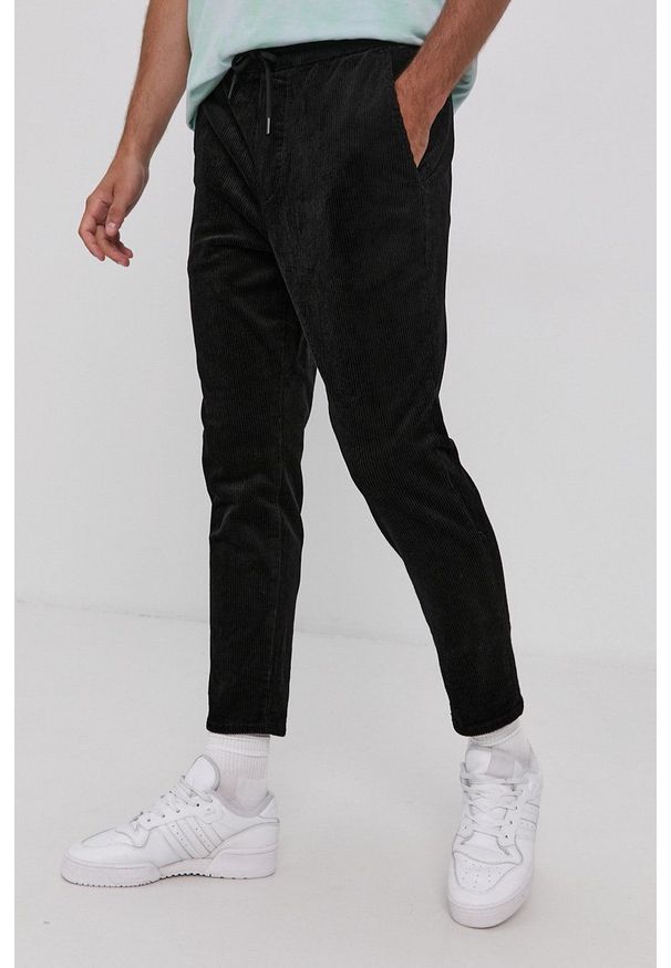 Only & Sons spodnie męskie kolor czarny proste. Okazja: na co dzień. Kolor: czarny. Materiał: tkanina. Wzór: gładki. Styl: casual