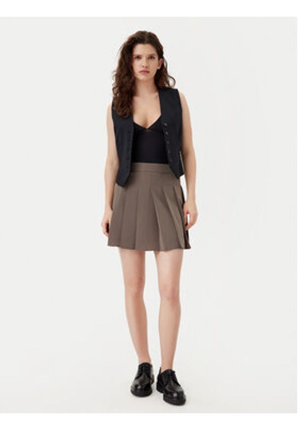 Pieces Spódnica mini Julina 17154916 Khaki Regular Fit. Kolor: brązowy. Materiał: syntetyk