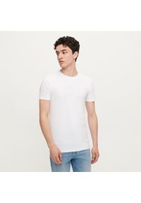 House - Dopasowana koszulka basic biała - Biały. Kolor: biały