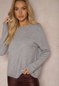 Renee - Szary Klasyczny Sweter z Cyrkoniami na Guzikach Rerige. Okazja: na co dzień. Typ kołnierza: dekolt w łódkę. Kolor: szary. Materiał: jeans. Długość rękawa: długi rękaw. Długość: długie. Styl: klasyczny