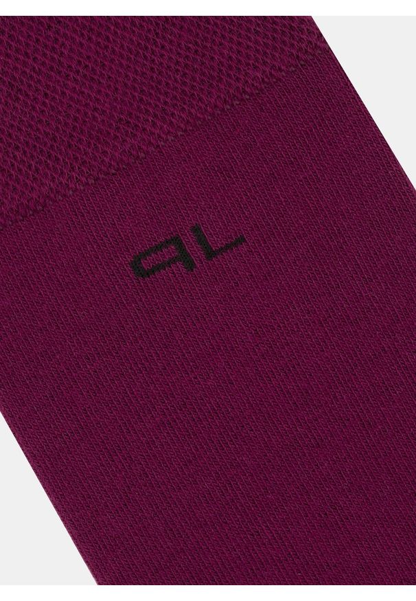 Pako Lorente - Gładkie bordowe skarpetki męskie z subtelnym logo P000B-SX-060-D. Kolor: czerwony. Wzór: gładki