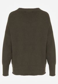 Born2be - Ciemnozielony Sweter z Domieszką Kaszmiru z Dekoltem w Serek Feralaine. Okazja: na co dzień, na spotkanie biznesowe. Typ kołnierza: dekolt w serek. Kolor: zielony. Materiał: kaszmir. Styl: biznesowy, klasyczny, casual, elegancki #4