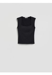 Reserved - Gładki top - czarny. Kolor: czarny. Materiał: dzianina. Wzór: gładki