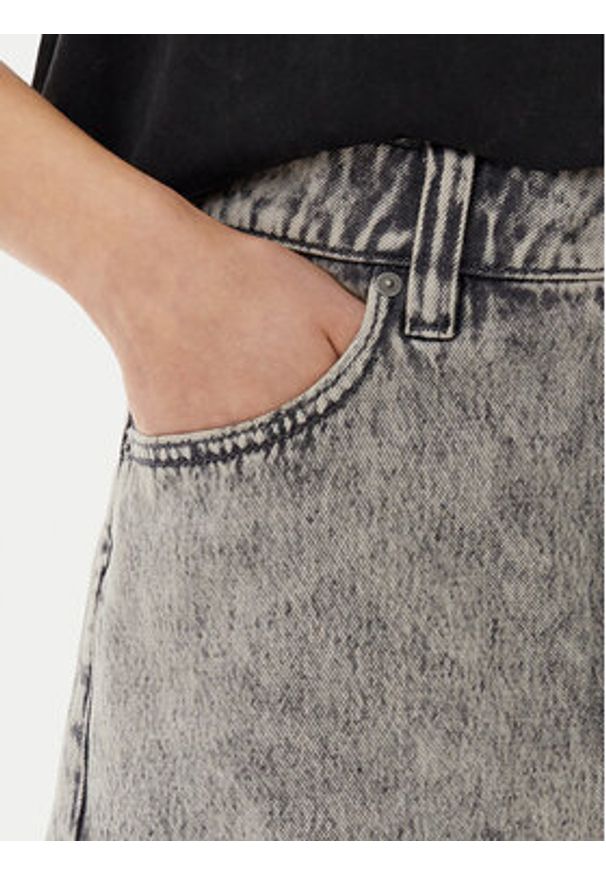 Volcom Szorty jeansowe Beeggy B2012504 Szary Baggy Fit. Kolor: szary. Materiał: bawełna